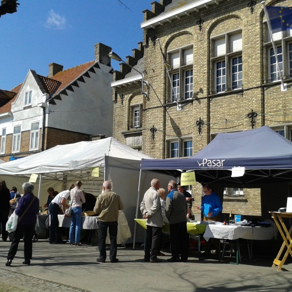 Streekproductenmarkt Wijtschate 20150412 (15)
