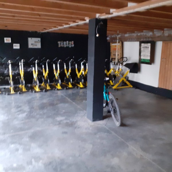 Fietsenstalling_Eeuwenhout